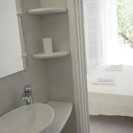 Klironomos Apartment Logaras